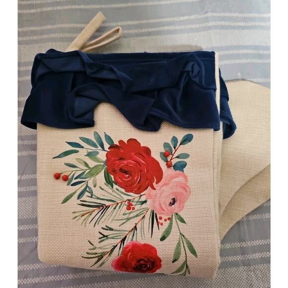 NWOT The Pioneer Woman Set of 2 Red Roses Ruffle Christmas Stockings, 20" - Picture 4 of 5